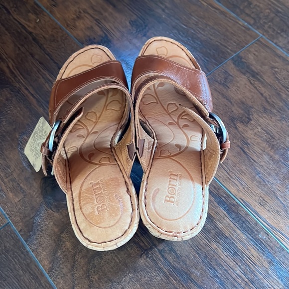 Born Leather Wedge - Picture 4 of 10